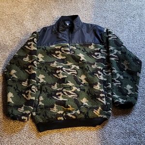 Men's 2XL camouflage fleece pullover